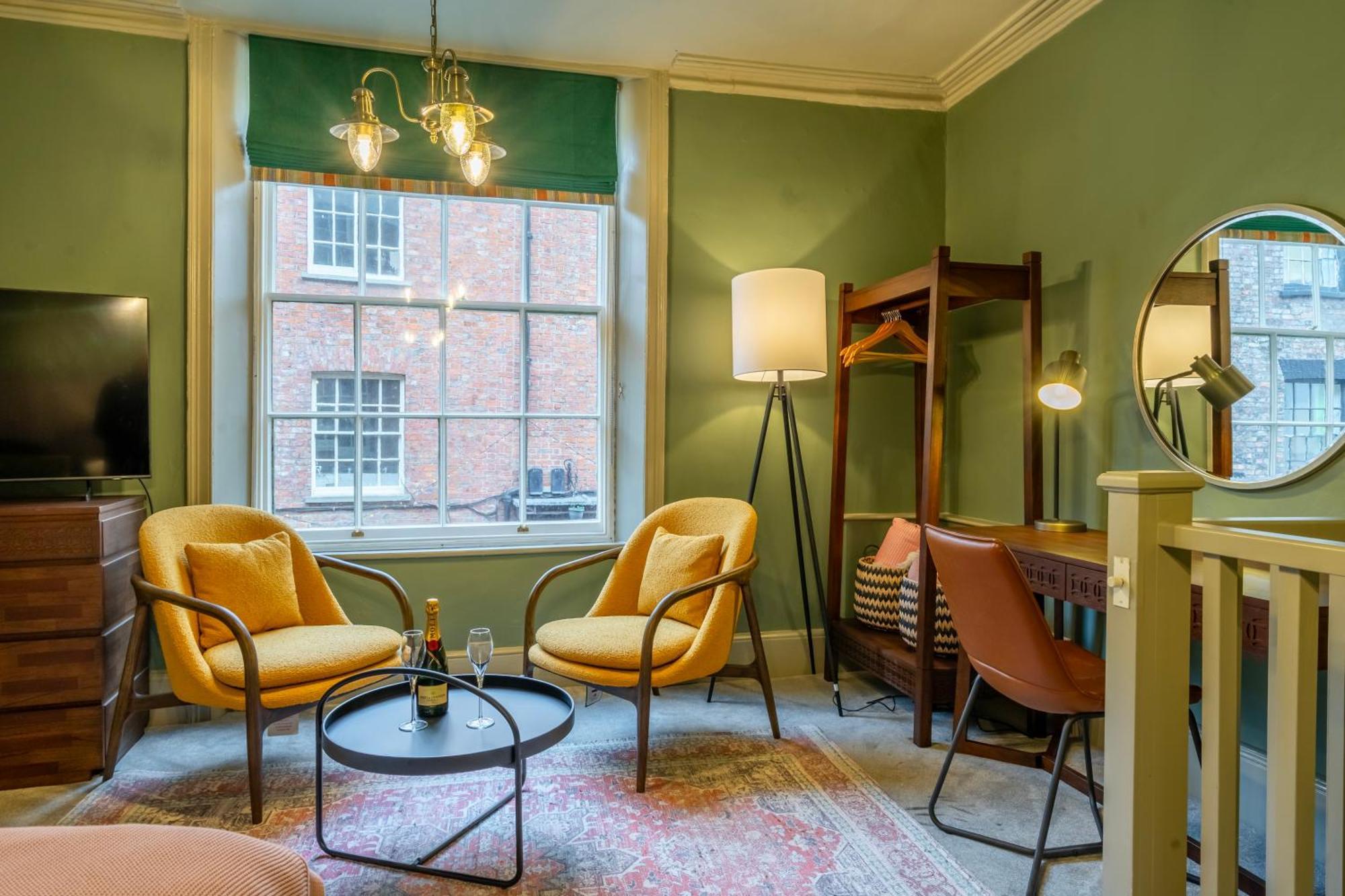 19 High Petergate - Next To Minster * York