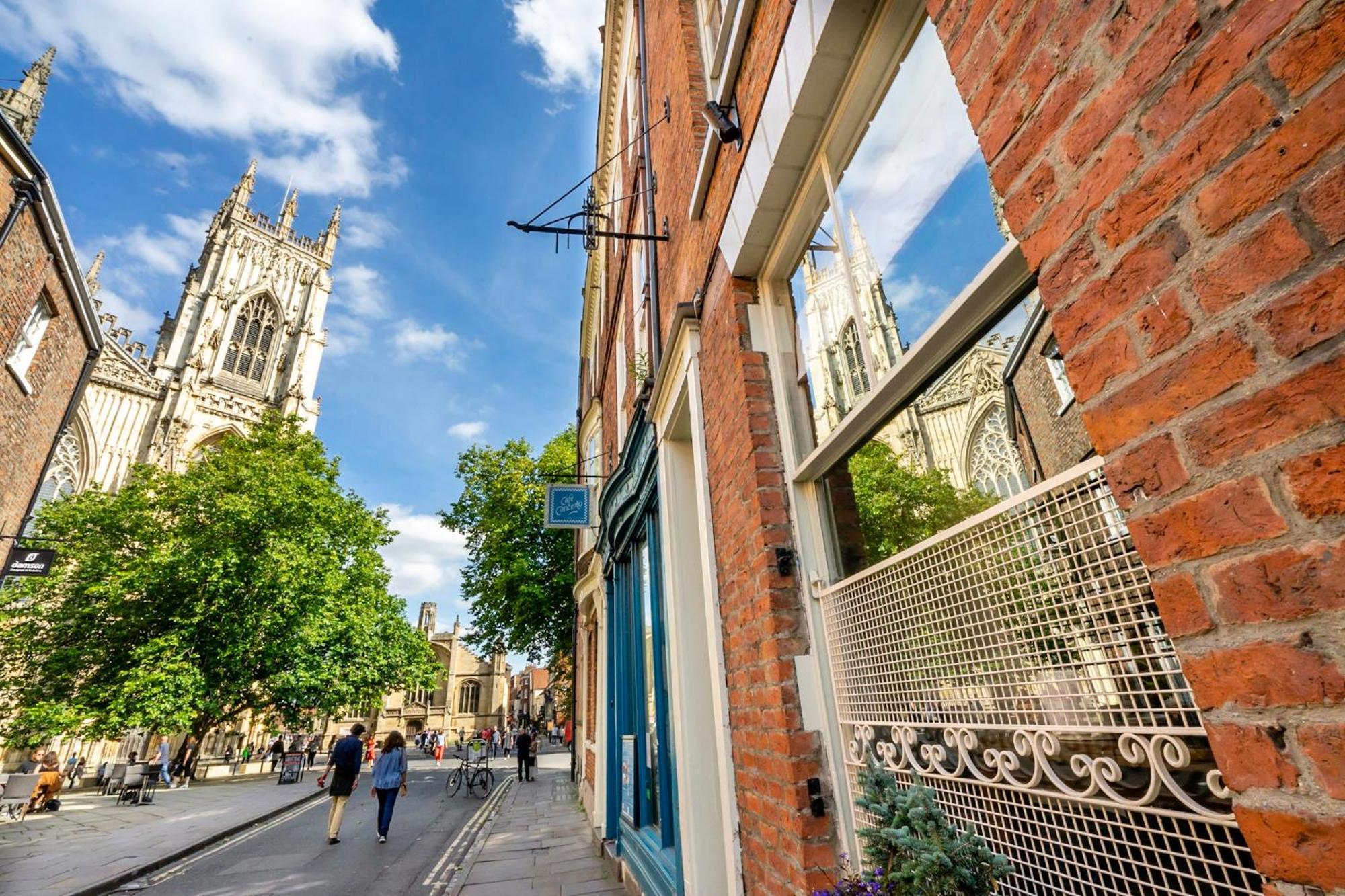 19 High Petergate - Next To Minster